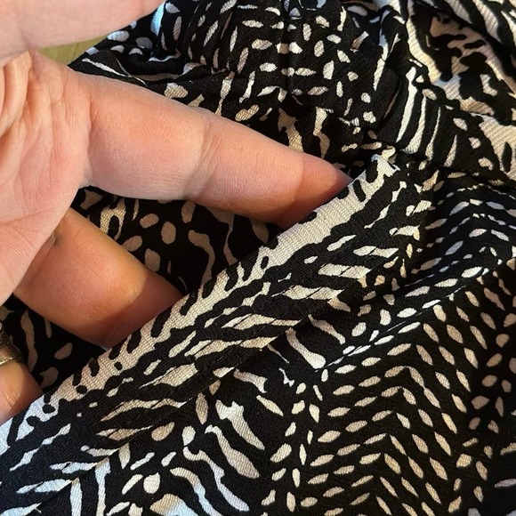 Robin Piccone Women's Abstract Print Sleeveless Jumpsuit‎ Tie-Waist Black Size L - Picture 6 of 11